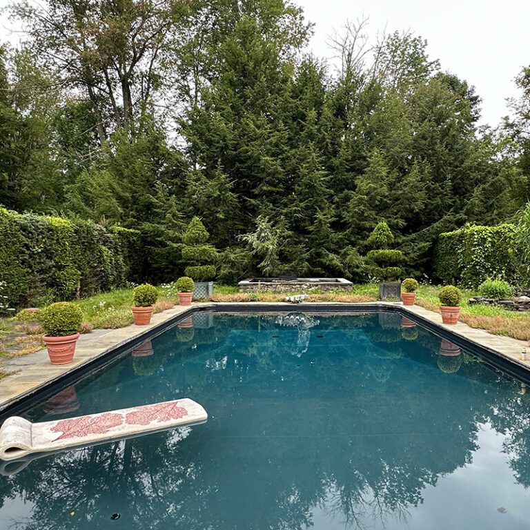 Bee Lawns for Cape Cod Hyannis Country Garden